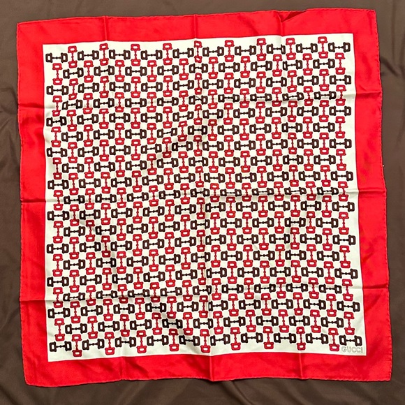 Gucci Large Scarf horsebit pattern Red Beige 83x81cm Silk Vintage - Picture 8 of 11